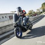 Probamos el Yamaha NMAX 125: el scooter urbano superventas de Yamaha ya era muy bueno, pero ahora se viste de TMAX y mantiene un consumo ridículo