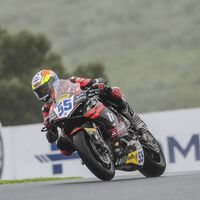 Yari Montella gana el título para Ducati en Estoril pero Adrián Huertas se acerca al mundial de Supersport 