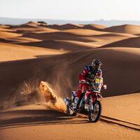 Pablo Quintanilla le arrebata la victoria a Joan Barreda en un apasionante duelo a tres en el Dakar