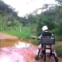 Cómo no cruzar un charco en moto