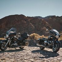 BMW R 18 Transcontinental y R 18 B: el big bóxer se viste de bagger y estrena equipo de sonido