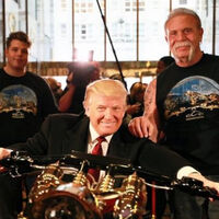 Donald Trump tiene una moto de oro macizo en su garaje, y no es su única joya sobre dos ruedas