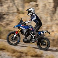 BMW se saca de la manga otra trail: una mini GS para el carnet A2 con la que podrían volver al Dakar 40 años después