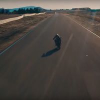 La nueva KTM Super Duke R dispara el hype con otro atronador teaser rodando en Almería