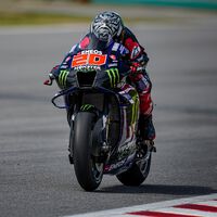 Fabio Quartararo y Andrea Dovizioso claman contra la nueva Yamaha de MotoGP: "Falta potencia y agarre; sobra wheelie" 