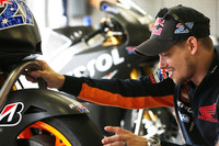 Nakamoto ofrece a Casey Stoner volver y éste declina la oferta