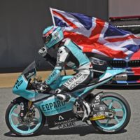 No sin drama, Danny Kent se proclama campeón del mundo de Moto3