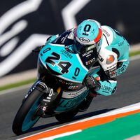 Tatsuki Suzuki manda en el último viernes de Moto3 pero Izan Guevara quiere traca final en Valencia