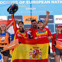 Nuestras mujeres hacen historia: Daniela Guillén y Gabriela Seisdedos son las primeras españolas campeonas de Europa de Motocross 