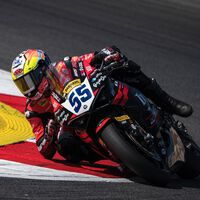 Yari Montella aprovecha una caída de Adrián Huertas para comprimir al máximo el mundial de Supersport en Portimao 