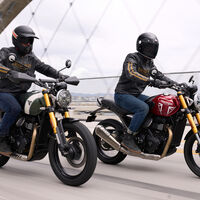 Las Triumph Speed 400 y Scrambler 400X son las dos armas de Hinckley que aún no han llegado y ya vienen con regalo