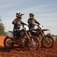 ¡Bomba! Triumph se mete en el motocross con la TF-250X: una moto salvaje, ligera y premium