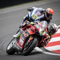 Ducati estrenó mejoras en su moto de Superbikes, pero Álvaro Bautista no pudo usarlas por la ley antiBautista 