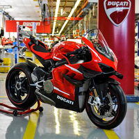 Así fabrica Ducati su superbike más cara. 88 minutos y 115.000 euros de puro placer artesanal italiano 