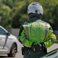 La Guardia Civil quiere que sus próximos cascos de moto sean de fibra de carbono. Pero de los baratos, por favor