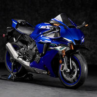 Nadie quiere gastarse 23.000 euros para ir a 90 km/h. La nueva Yamaha R1 es el ejemplo de que las grandes motos deportivas están desapareciendo de las carreteras