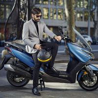 El nuevo Kymco X-Town CT300 llega para sustituir al Grand Dink y recupera el concepto GT con suelo plano