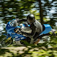 Yamaha se saca de la manga un homenaje a este piloto español, y es una de las motos más bonitas que hemos visto nunca. Y podría venderse 