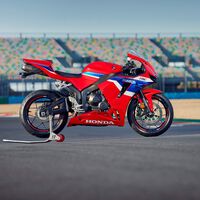 La Honda CBR600RR es más barata de lo previsto. La moto llega a España con mejor precio, y quiere comerse a la Kawasaki ZX-6R