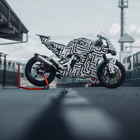 ¡Bestia parda! La KTM 990 RC R es la nueva supersport de calle con aires de MotoGP que le pondrá las pilas a la Ducati Panigale V2