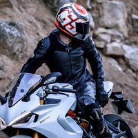 El sencillísimo truco japonés para saber si un casco de moto te queda bien o no