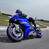 La mítica Yamaha YZF-R6 abandona la carretera y se queda sólo como moto de circuito con la R6 RACE