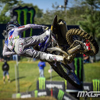 Jeremy Seewer gana su primer MXGP en Lombardía aprovechando la sanción a Jorge Prado, quien acabó tercero