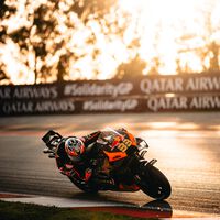 Recortes, contratos a la baja y menos lujos. KTM ha entrado en concurso de acreedores, y su crisis puede tener eco en MotoGP 