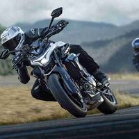 La CFMoto 675 NK quiere ser un dolor de cabeza para la Yamaha MT-09. La nueva naked tricilíndrica china promete calidad a precio de derribo