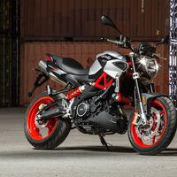 Aprilia también ha caído ante las garras de los chinos. Reviven a una de las naked más míticas, pero con sabor oriental 