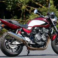 Sonreíd, nostálgicos, que Honda tiene planes para revivir su legendaria CB400 Super Four