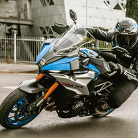 La Suzuki GSX-S1000GX es una devora kilómetros de 152 CV tan agresiva como las BMW S1000XR y Ducati Multistrada V4