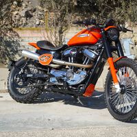 Mitad Harley-Davidson, mitad Chevrolet Camaro: esta brutal custom está hecha en España y tiene alma Sportster