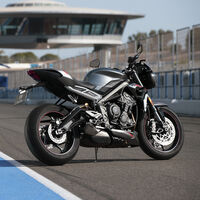 Triumph regresa a Supersport: correrán con la Triumph Street Triple RS el Campeonato Británico de SBK