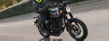 Probamos la Royal Enfield HNTR 350: una moto asequible para el carnet A2 con más rollazo que prestaciones