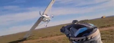 Dos personas fallecen al estrellarse una avioneta tras realizar una maniobra peligrosa sobre un grupo de moteros 