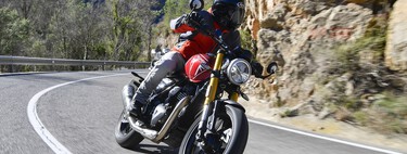 Probamos la Triumph Speed 400: la Triumph más barata es una moto para el carnet A2 que da muchas ganas de meter en tu garaje