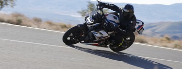 Probamos la BMW M 1000 R: una naked con un motor inacabable y todas las emociones