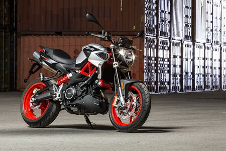 Aprilia también ha caído ante las garras de los chinos. Reviven a una de las naked más míticas, pero con sabor oriental 