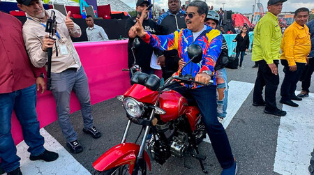 Maduro convirtió las acrobacias en moto en deporte nacional de Venezuela. Ahora las calles son un caos y ya ha habido muertos