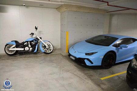 Pedía ayudas por desempleo, pero tenía en el garaje una Harley-Davidson cuyo color costaba 20.000 euros a juego con su Lamborghini