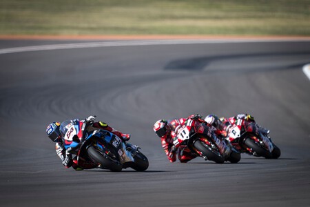 Toprak Razgatlioglu podría ser campeón de Superbikes en Estoril. Se podrá ver en abierto por TV, pero cuidado con los horarios 