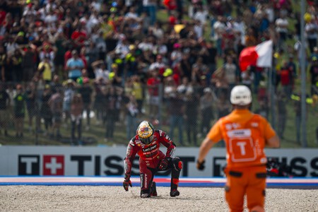 Cabreo máximo en Ducati con Michelin. Otro neumático defectuoso destrozó la carrera de Pecco Bagnaia en Misano 