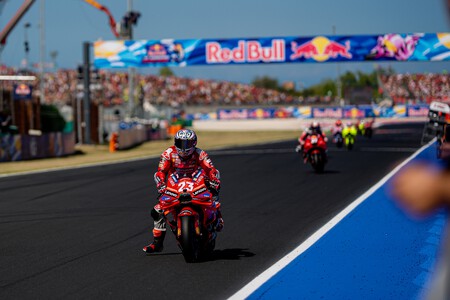 MotoGP va a congelar los motores hasta 2027, pero podría ser un caballo de Troya para reducir la ventaja de Ducati 