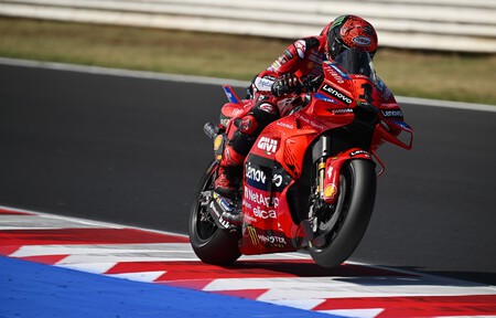 Pecco Bagnaia marca terreno en casa, Marc Márquez sigue muy fuerte y Pedro Acosta quiere dar la sorpresa en Misano 