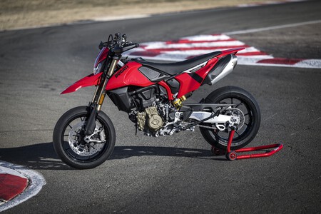 Ducati Hypermotard 698 Mono 2024 005