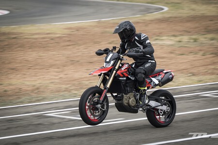 Ducati Hypermotard 698 Mono 2024 Prueba 007