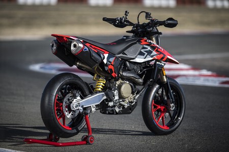 Ducati Hypermotard 698 Mono 2024 126