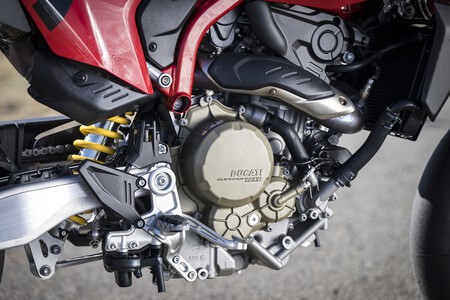 Ducati Hypermotard 698 Mono 2024 065