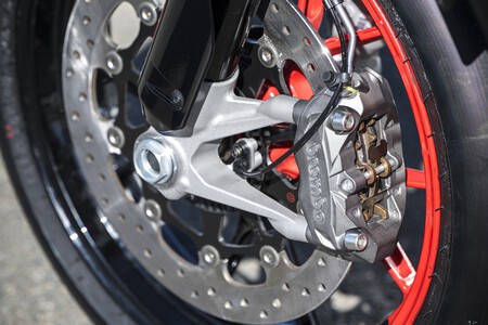 Ducati Hypermotard 698 Mono 2024 062